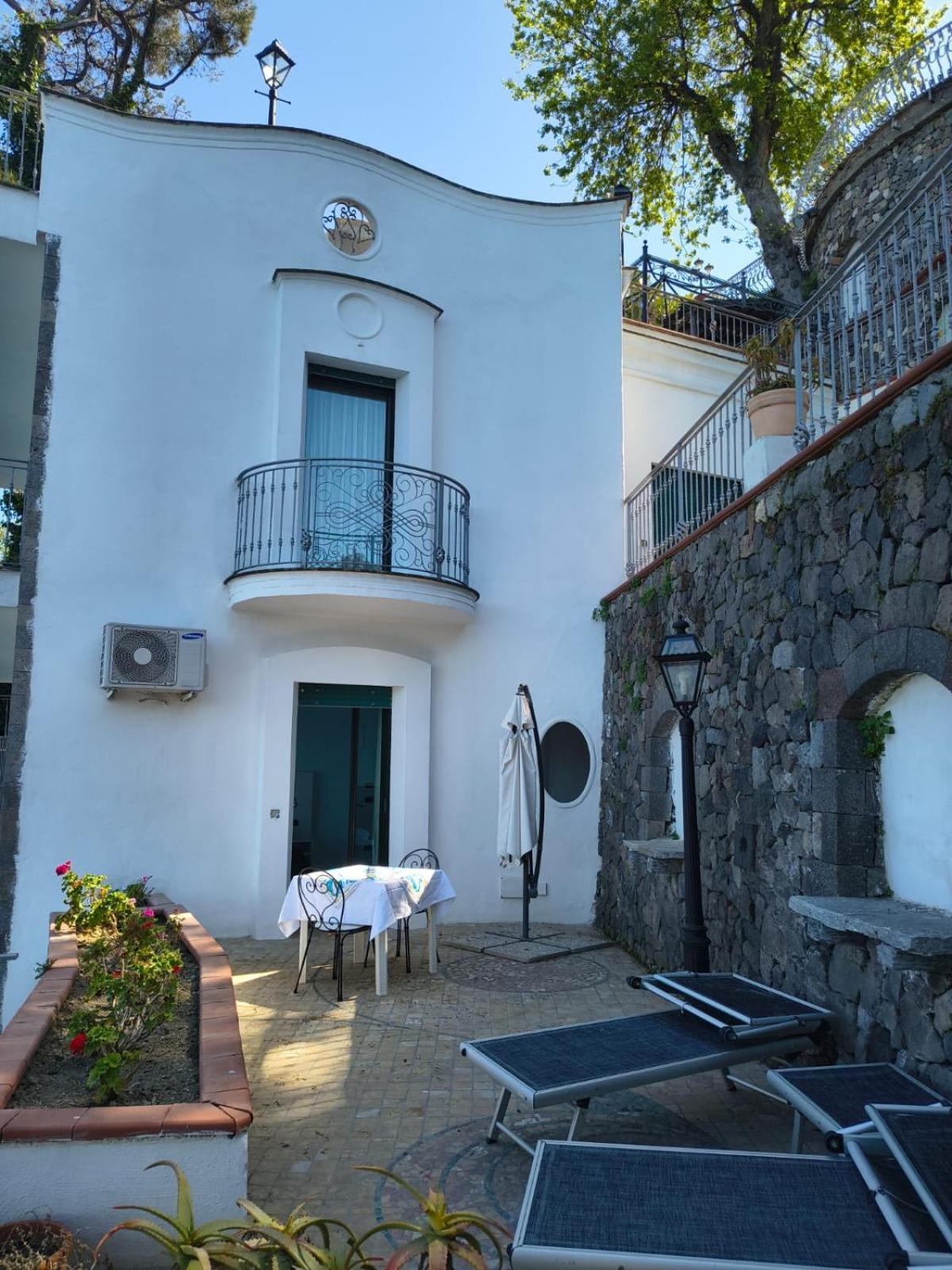 L'Incanto Suites Ischia Казамиччола-Терме Экстерьер фото